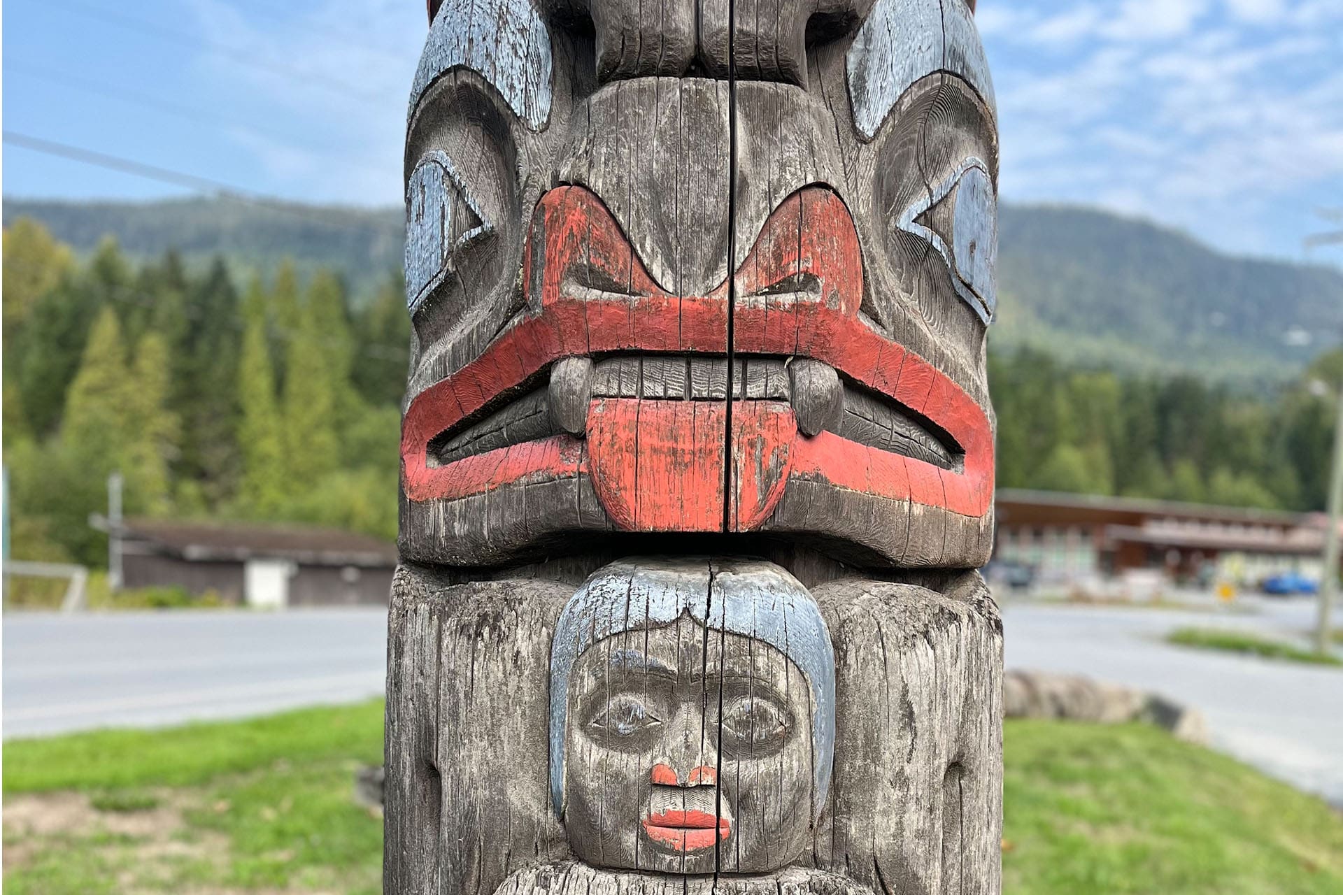 Kitsunmkalum Totem Pole